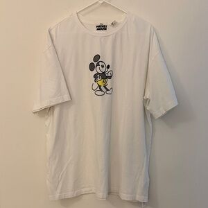 Men’s Disney White Tee with Mickey Mouse Graphic